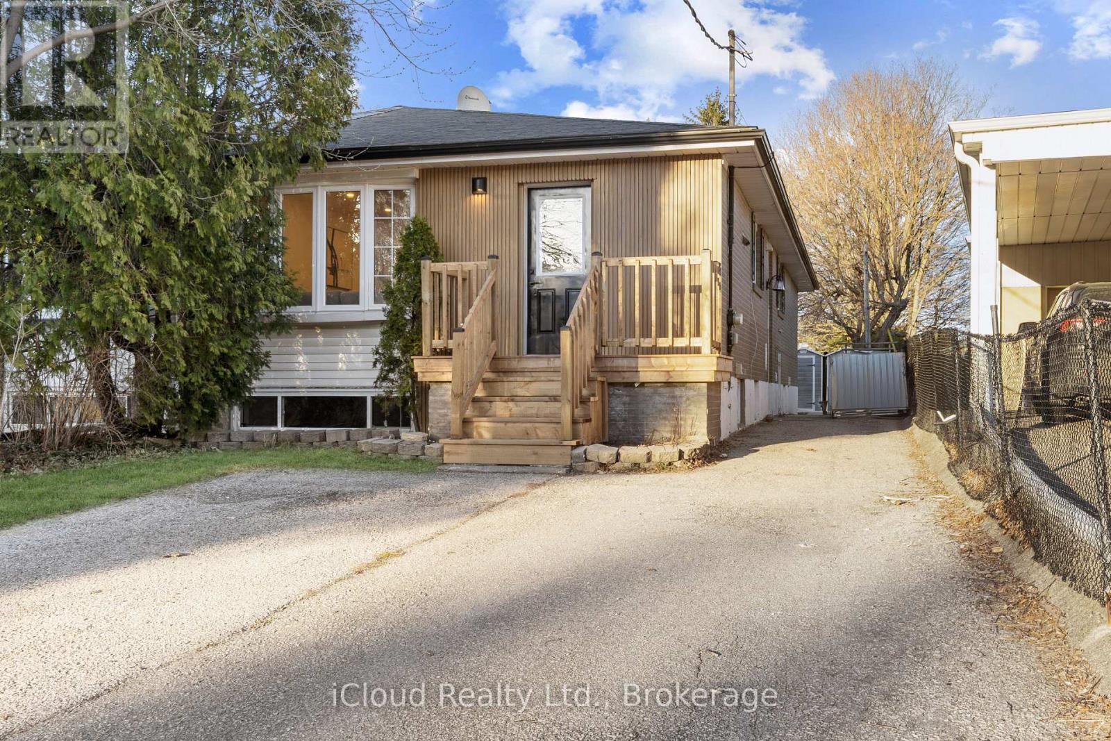 107 Bayview Parkway, Newmarket, Ontario  L3Y 3W2 - Photo 3 - N12985090