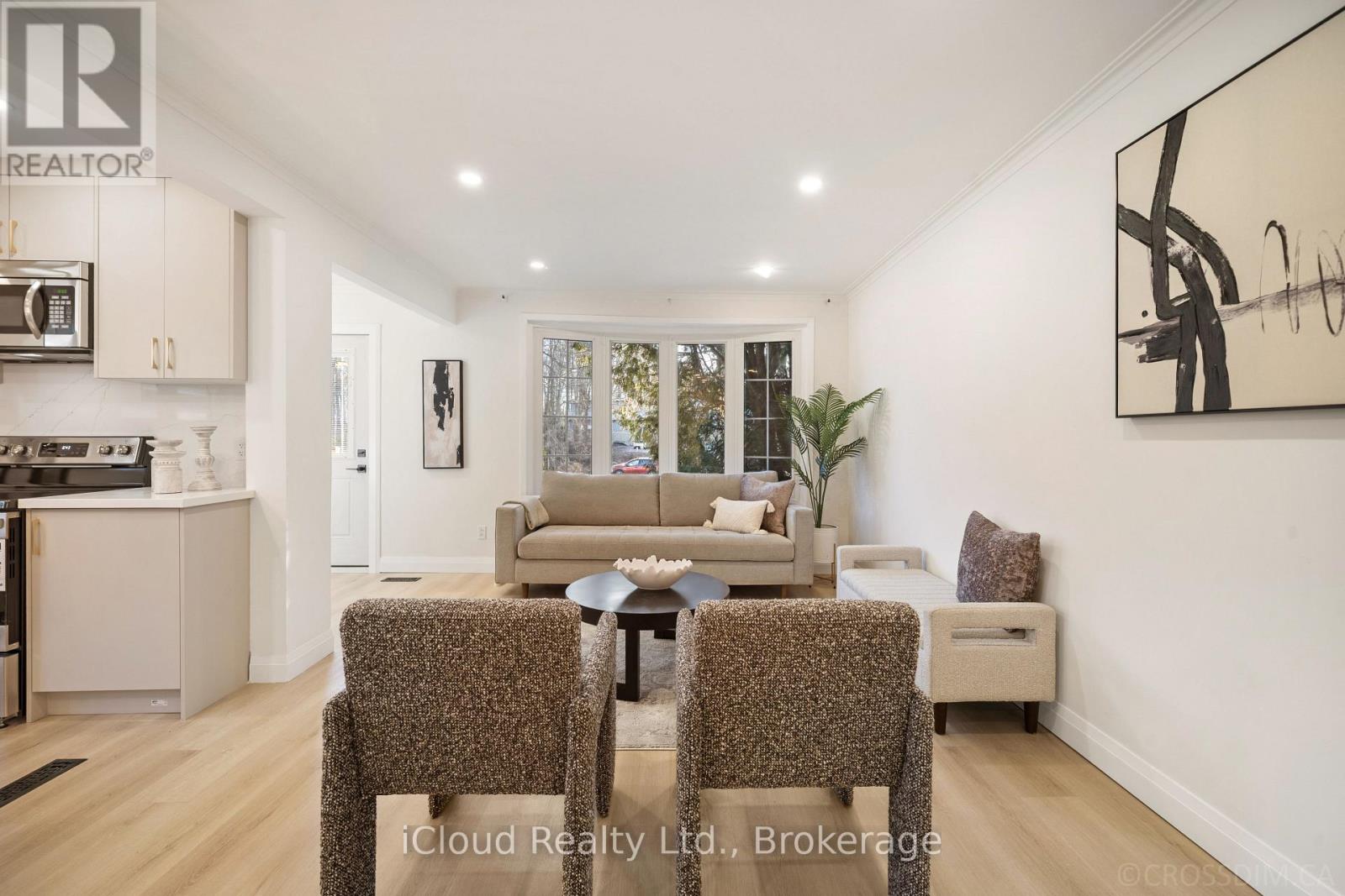 107 Bayview Parkway, Newmarket, Ontario  L3Y 3W2 - Photo 11 - N12985090