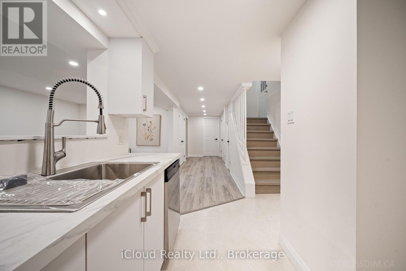 107 Bayview Parkway, Newmarket, Ontario  L3Y 3W2 - Photo 38 - N12985090