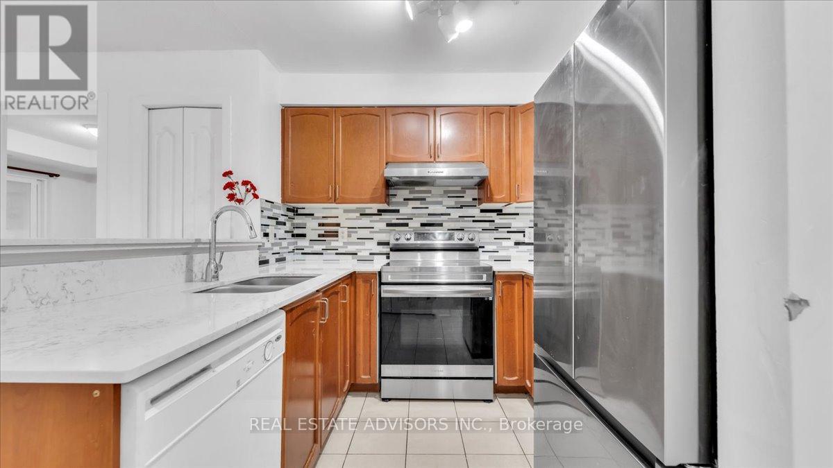 2208 - 6 Dayspring Circle, Brampton, Ontario  L6P 2Z6 - Photo 12 - W12997542