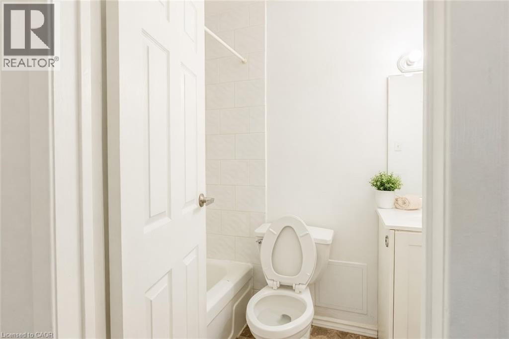 121 E University Avenue E Unit# 102, Waterloo, Ontario  N2J 4J1 - Photo 16 - 40820934