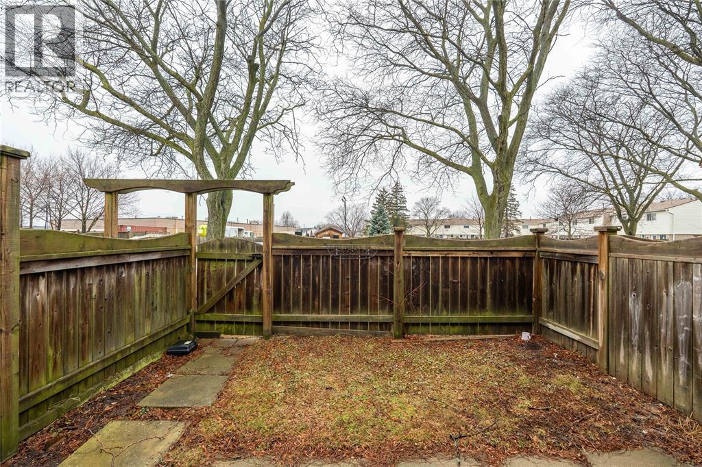 27 Turner Drive Unit# 32, Sarnia, Ontario  N7S 4R9 - Photo 25 - 26008165