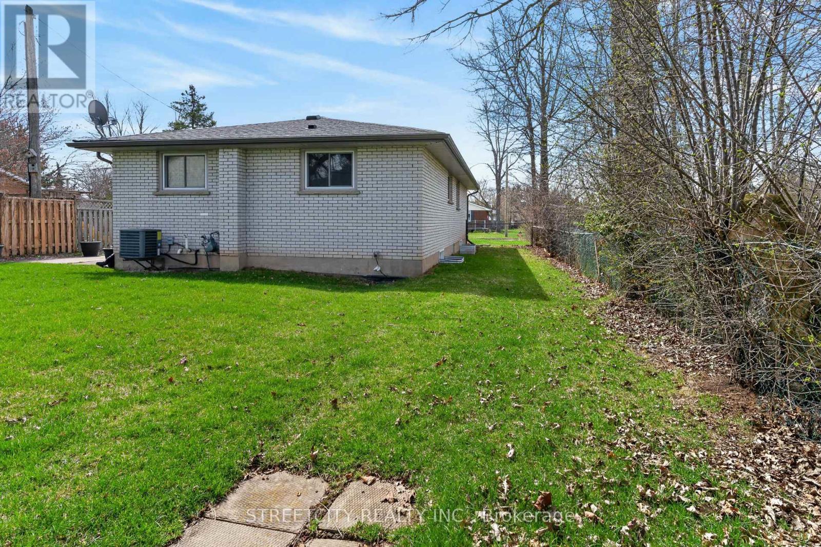 3 Brinkman Court, St. Thomas, Ontario  N5P 2G6 - Photo 47 - X12999584