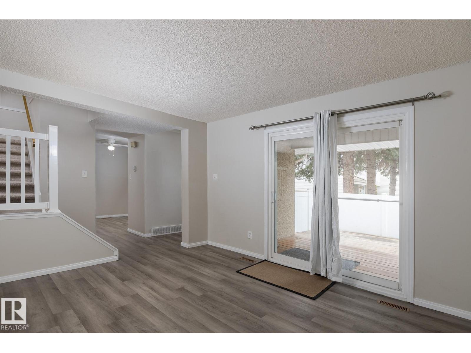 37 Woodvale Vg Nw, Edmonton, Alberta  T6L 1W4 - Photo 12 - E4482284