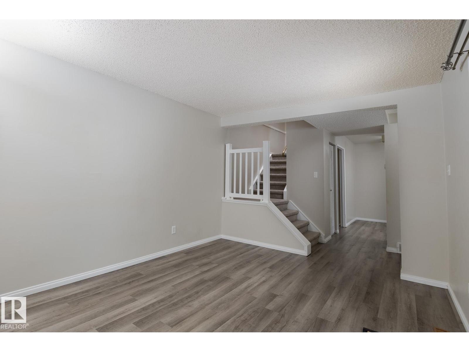 37 Woodvale Vg Nw, Edmonton, Alberta  T6L 1W4 - Photo 13 - E4482284