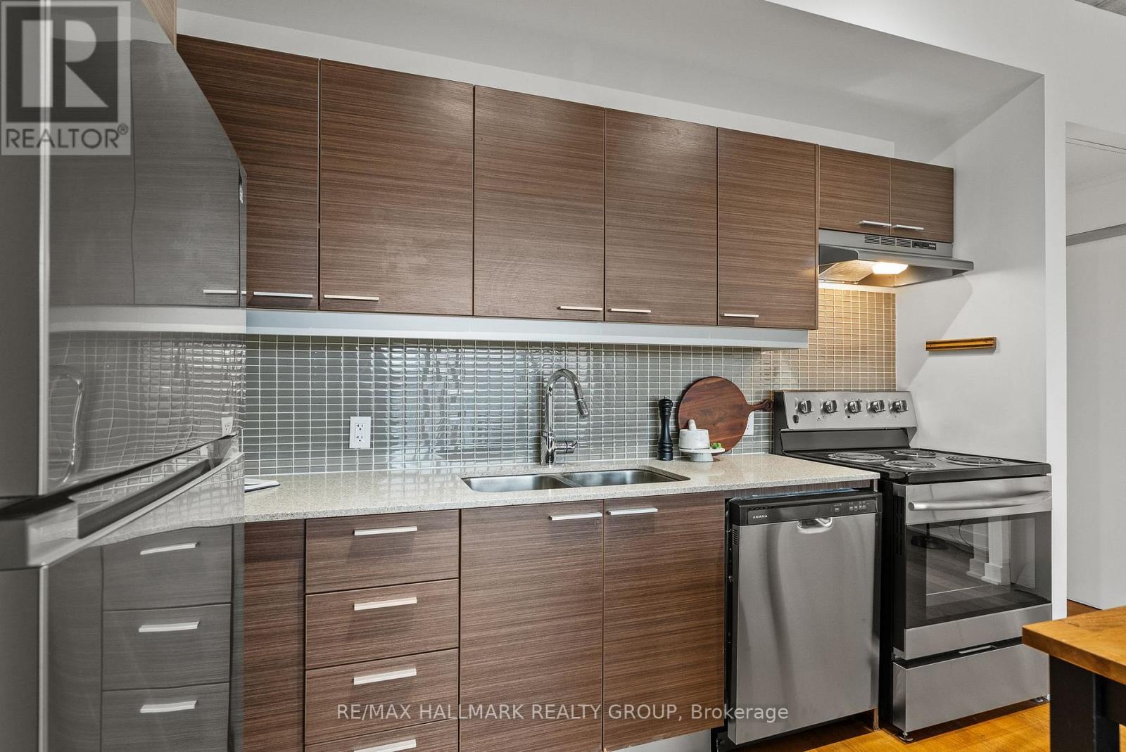 332 - 354 Gladstone Avenue, Ottawa, Ontario  K2P 0R4 - Photo 5 - X12999638