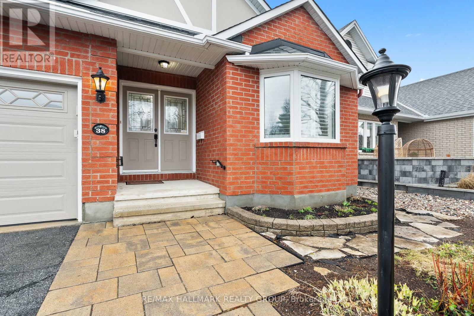 38 North Harrow Drive, Ottawa, Ontario K2J 4V7 - Photo 3 - X12999640