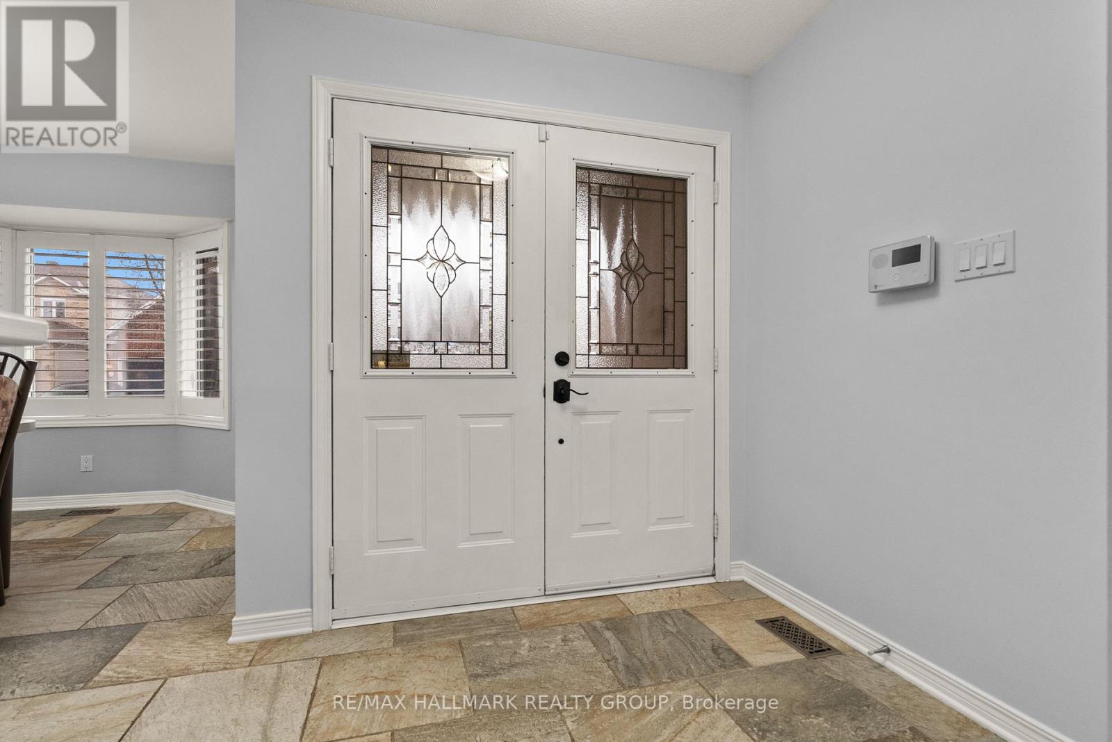 38 North Harrow Drive, Ottawa, Ontario K2J 4V7 - Photo 4 - X12999640