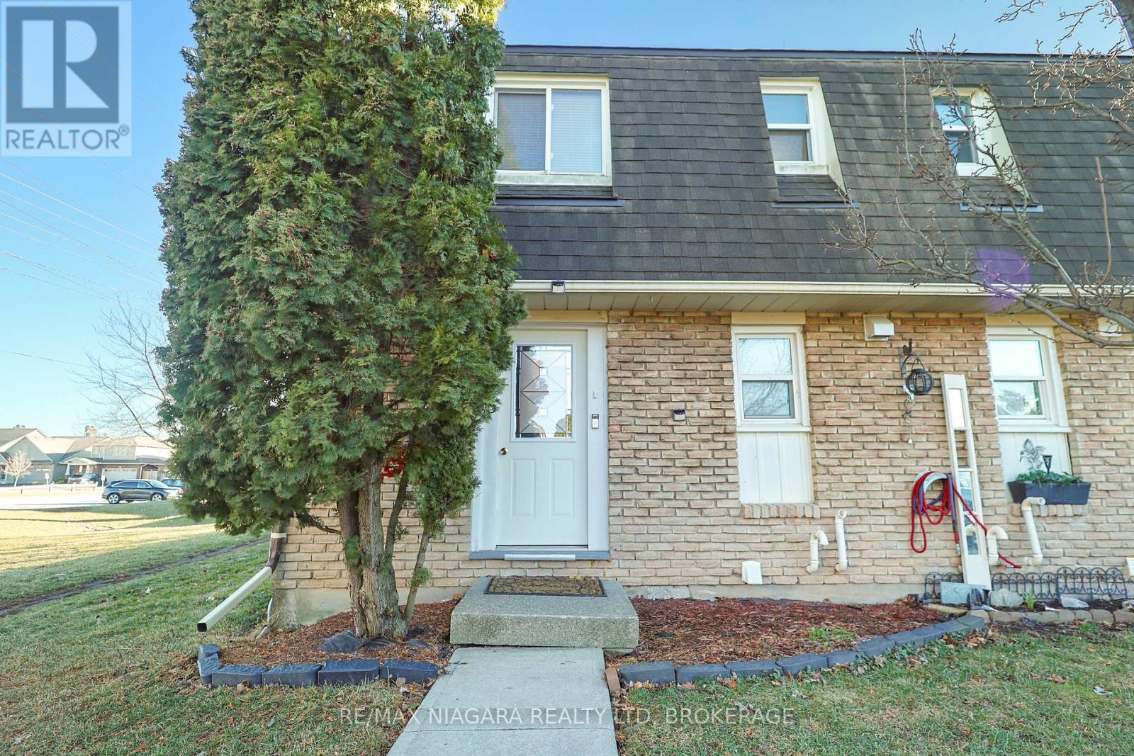 55 - 131 Rockwood Avenue, St. Catharines, Ontario  L2P 3K4 - Photo 1 - X12999492