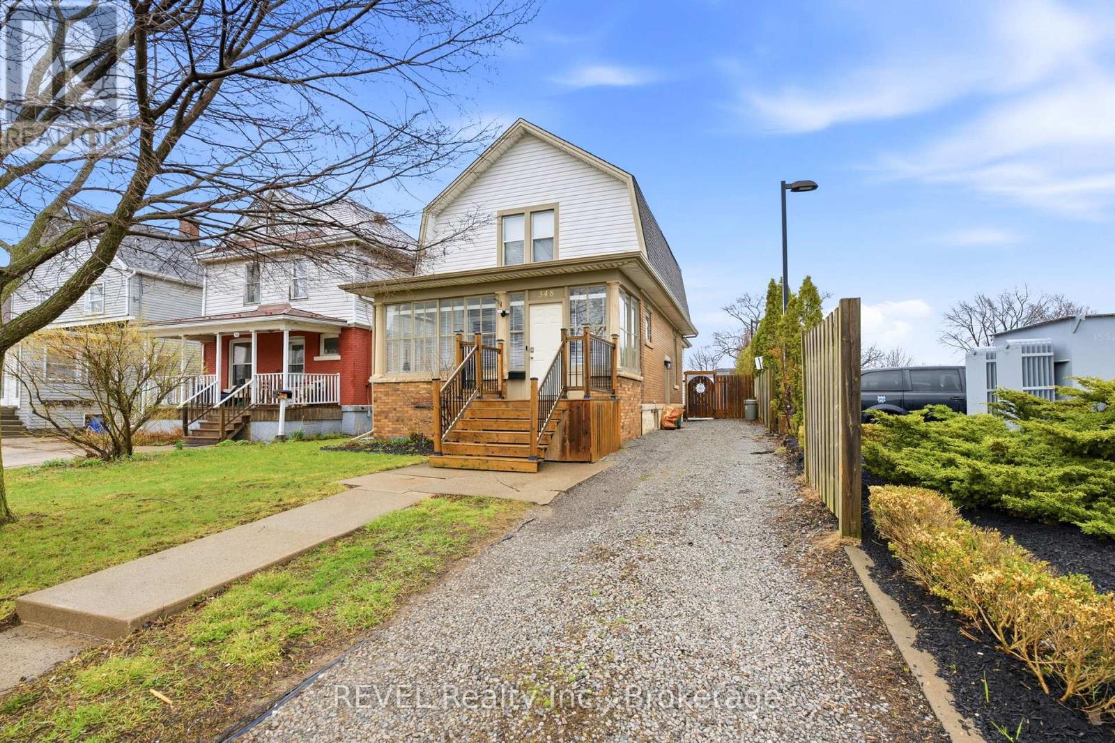 348 HELLEMS AVENUE, Welland, Ontario