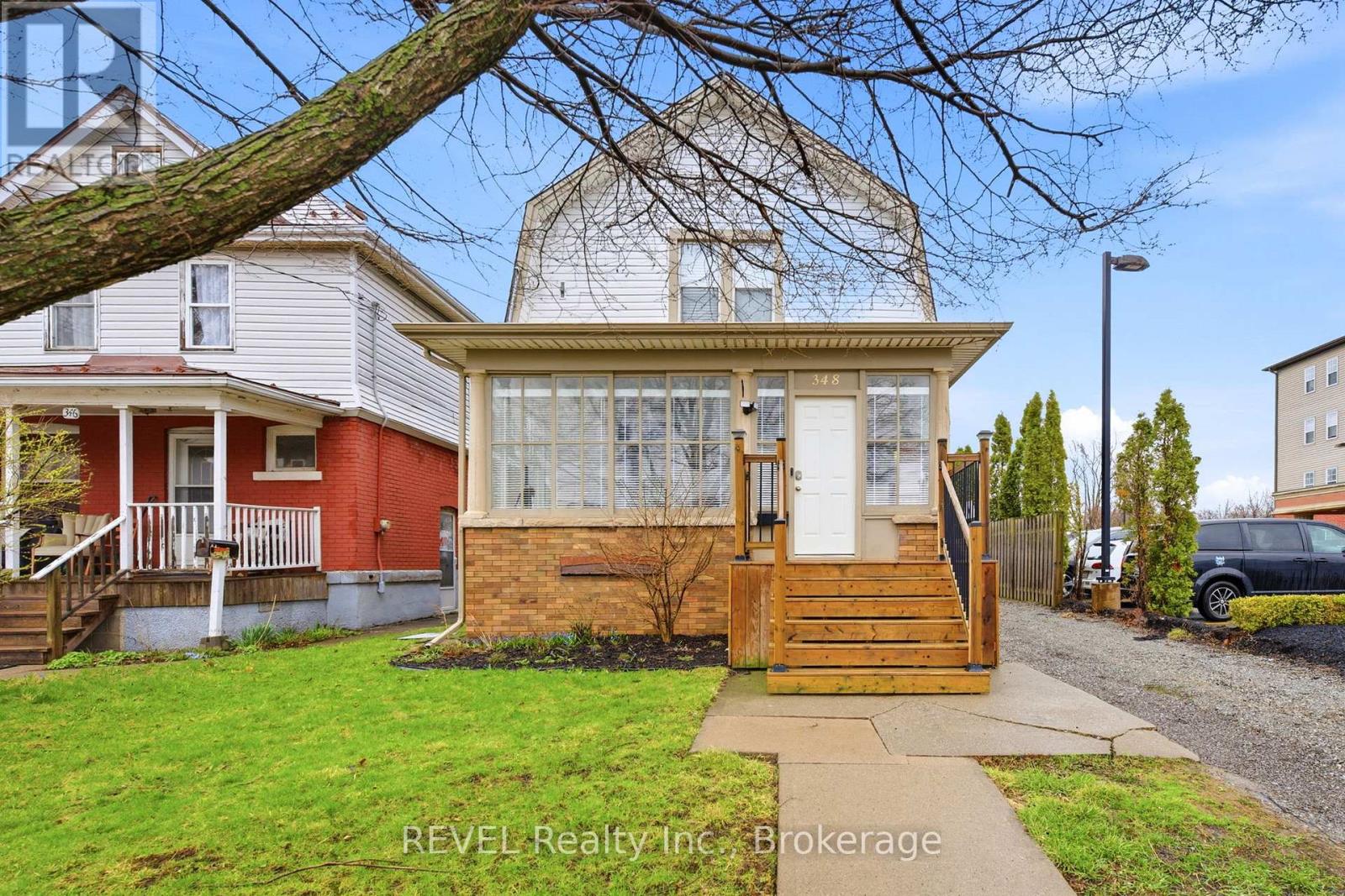 348 Hellems Avenue, Welland, Ontario  L3B 3C1 - Photo 2 - X12999588