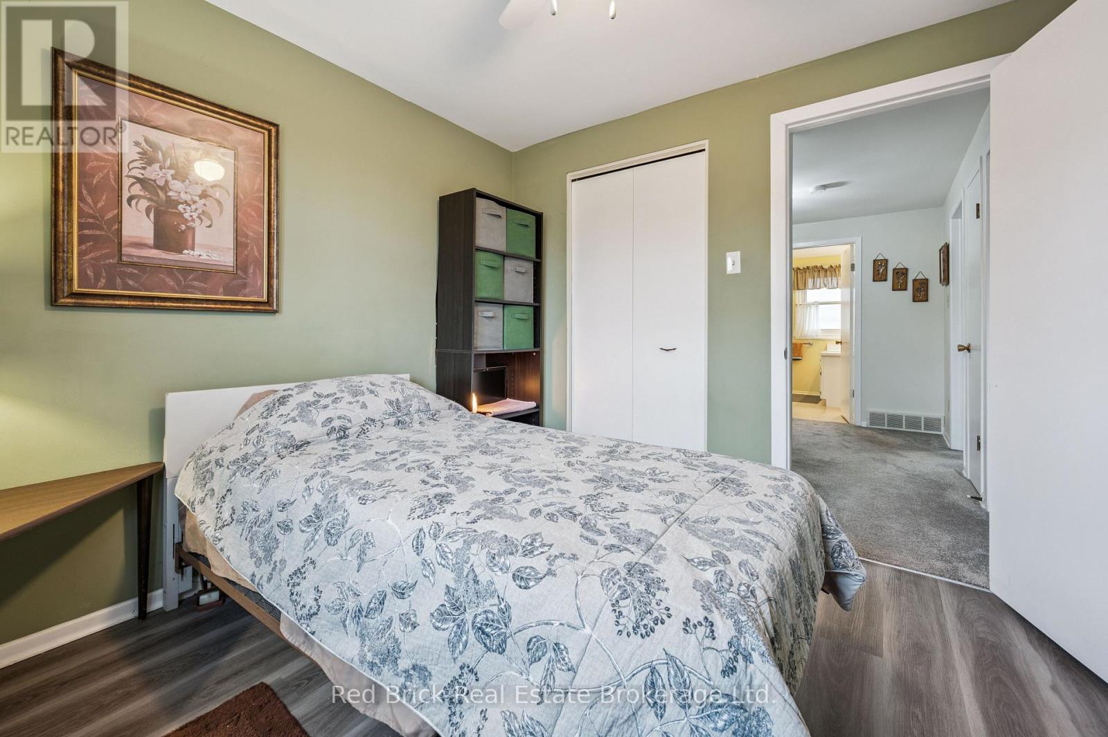 53 Shadeland Crescent, Kitchener, Ontario N2M 2J1 - Photo 11 - X12999614