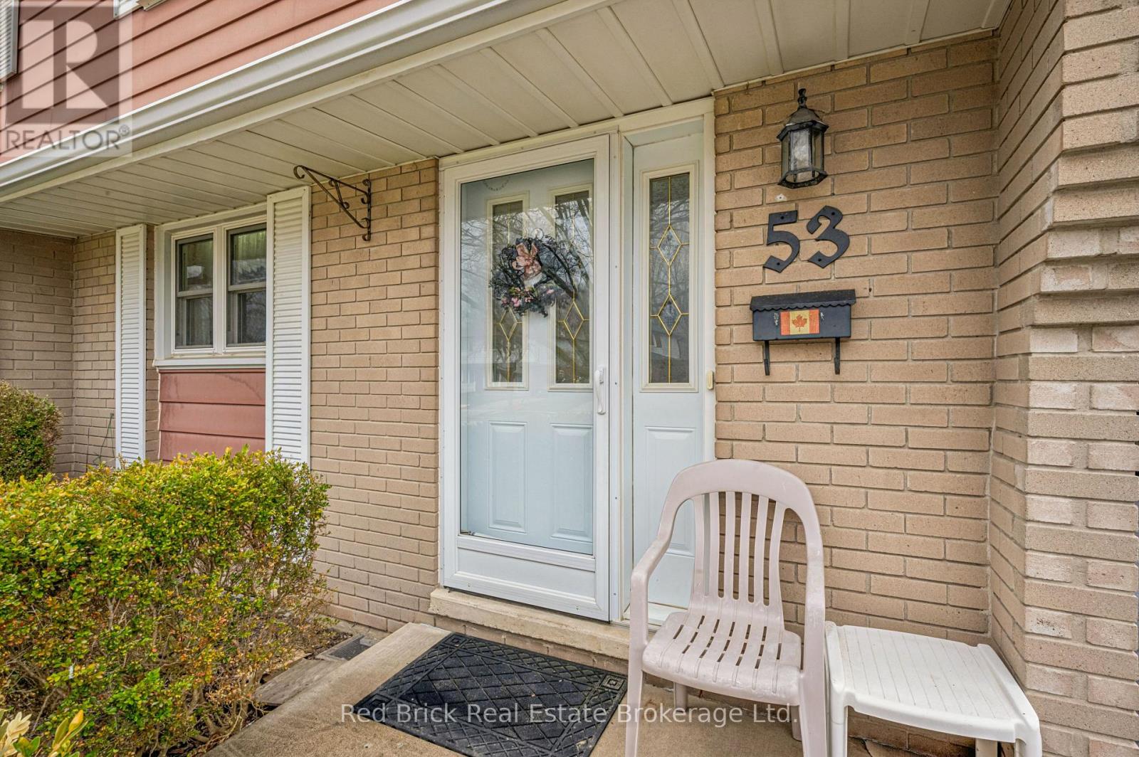 53 Shadeland Crescent, Kitchener, Ontario N2M 2J1 - Photo 2 - X12999614