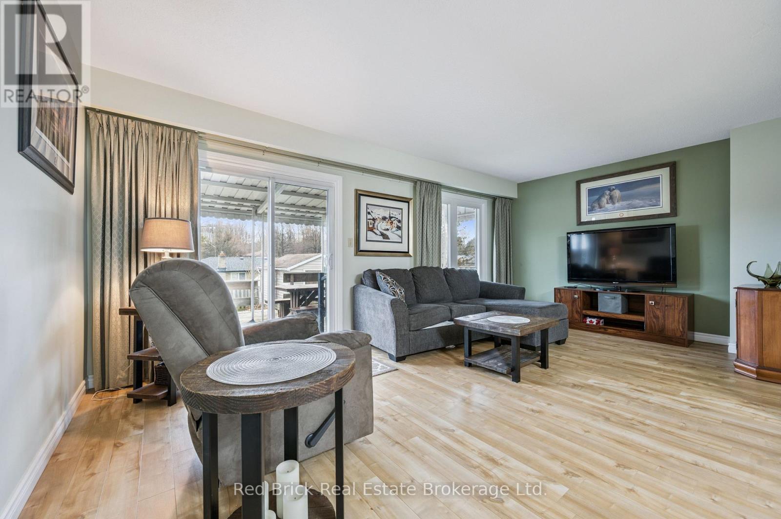53 Shadeland Crescent, Kitchener, Ontario N2M 2J1 - Photo 4 - X12999614