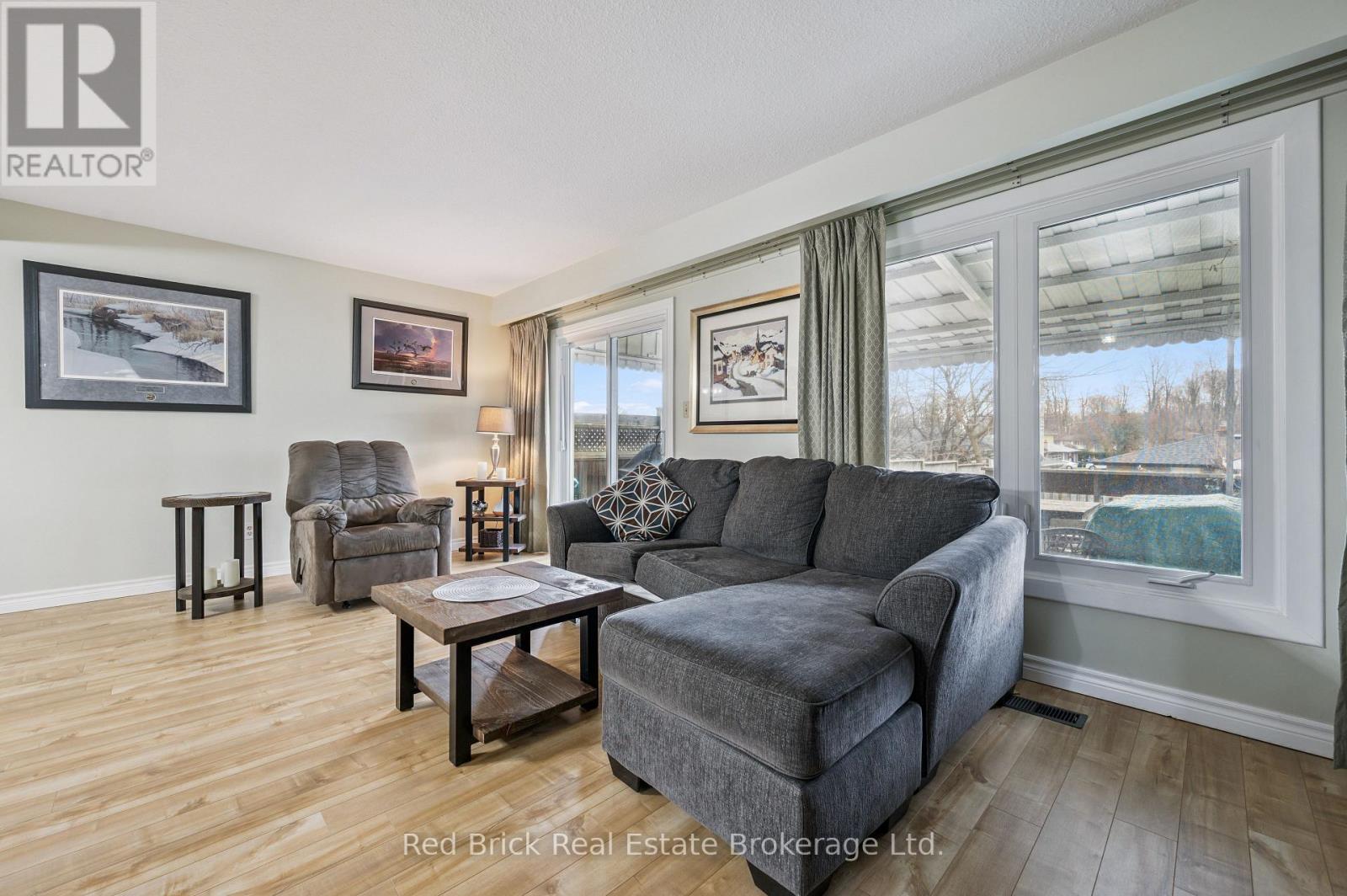 53 Shadeland Crescent, Kitchener, Ontario N2M 2J1 - Photo 5 - X12999614