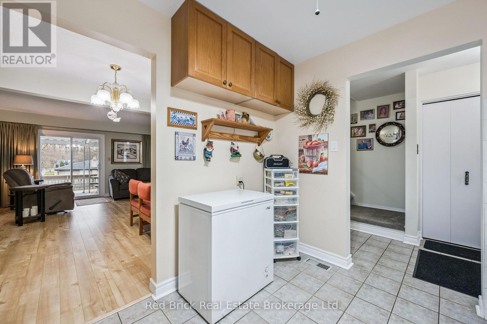 53 Shadeland Crescent, Kitchener, Ontario N2M 2J1 - Photo 9 - X12999614