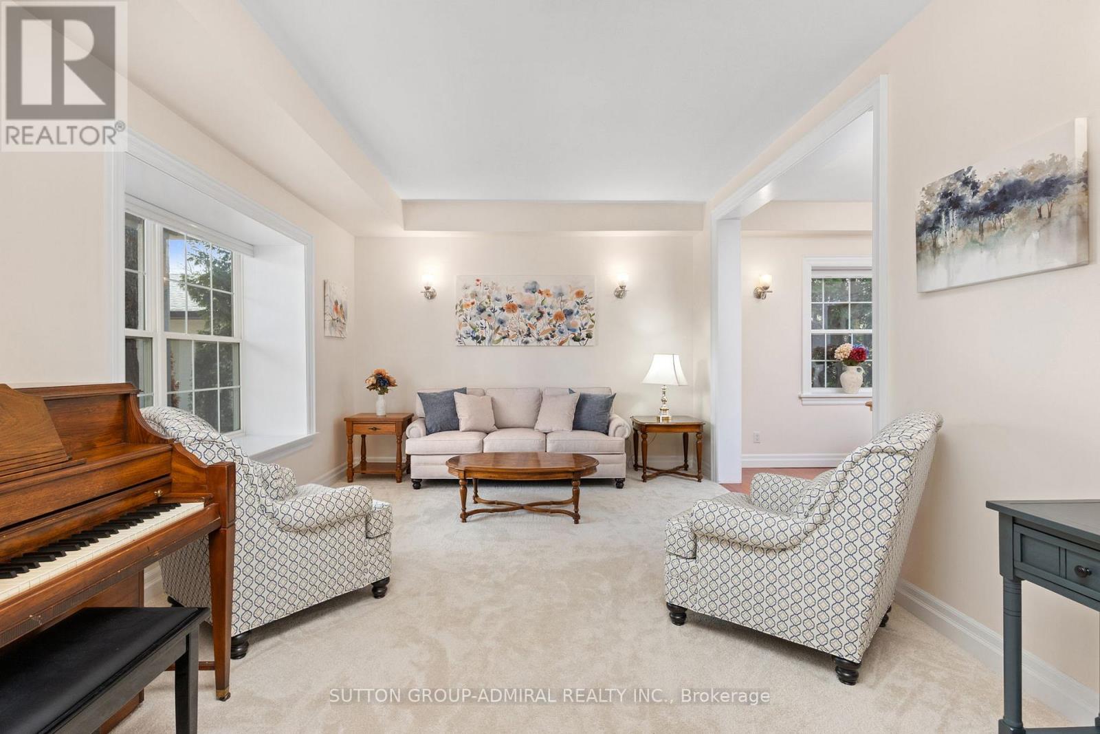 54 Starlight Crescent, Richmond Hill, Ontario  L4C 4X5 - Photo 11 - N12962792