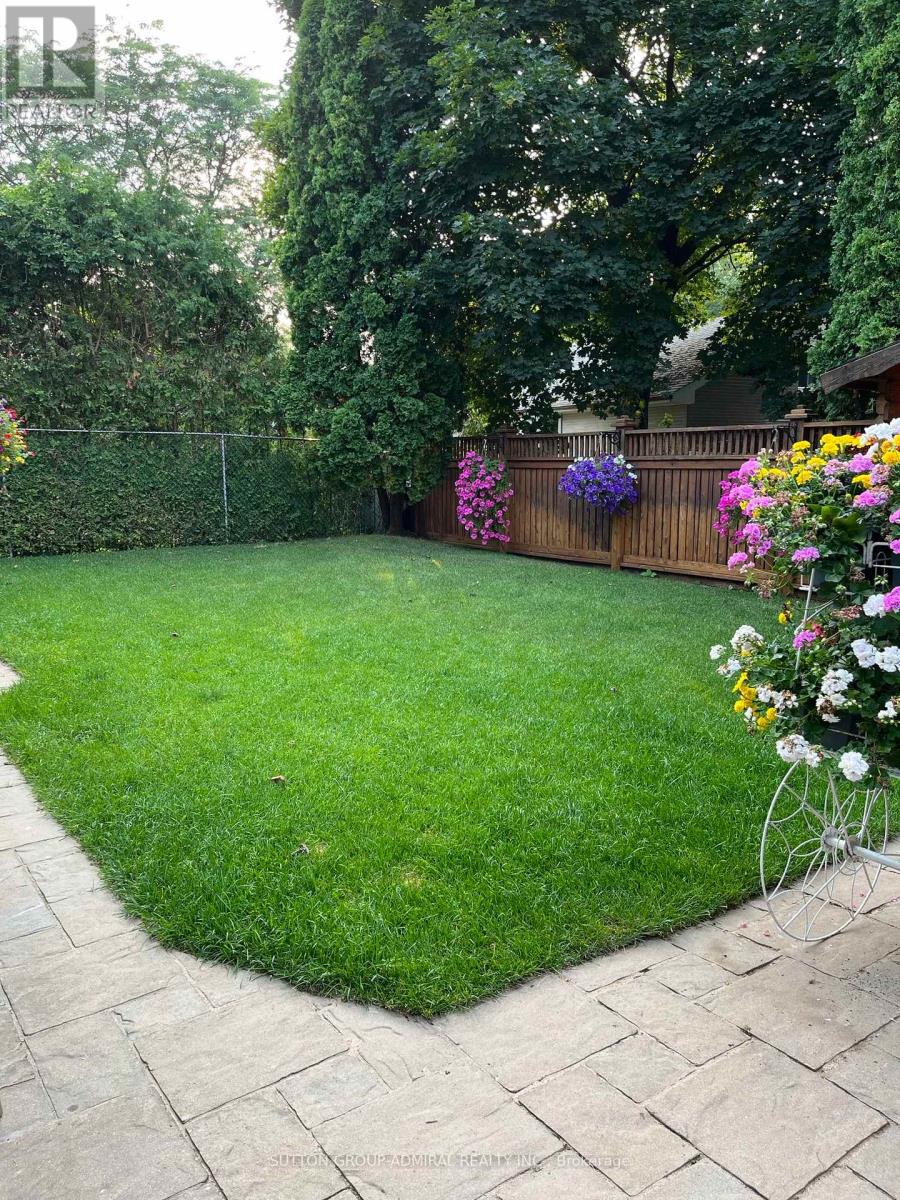 54 Starlight Crescent, Richmond Hill, Ontario  L4C 4X5 - Photo 45 - N12962792