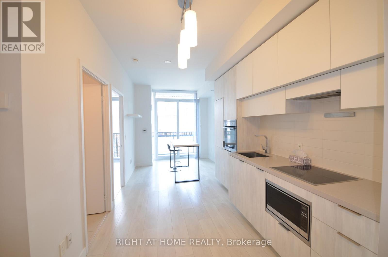 1109 - 8 EGLINTON AVENUE E, Toronto, Ontario