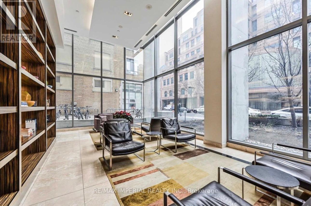 1006 - 38 Grenville Street, Toronto, Ontario  M4Y 1A5 - Photo 2 - C12999524