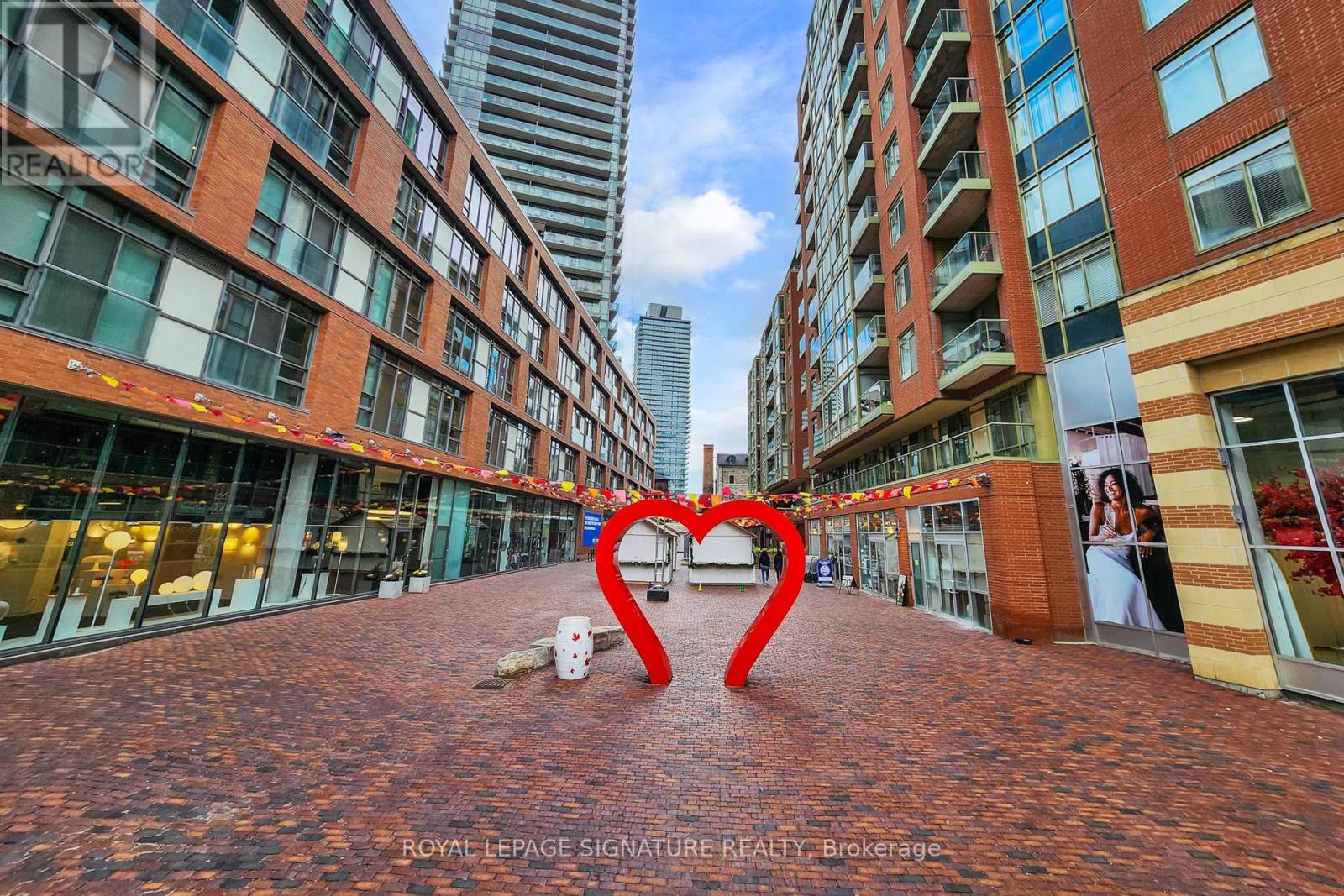 1205 - 39 Parliament Street, Toronto, Ontario  M5A 4R2 - Photo 14 - C12999528