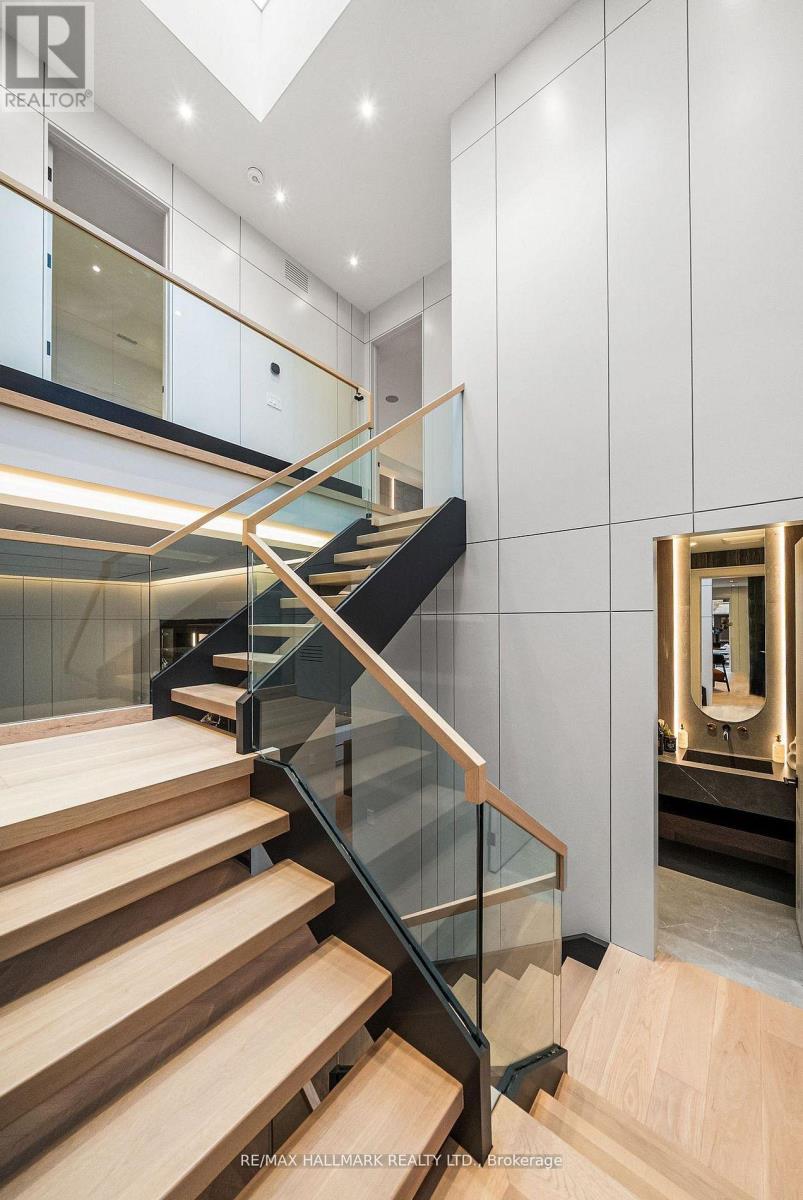 167 Parkhurst Boulevard, Toronto, Ontario  M4G 2E9 - Photo 17 - C12999538