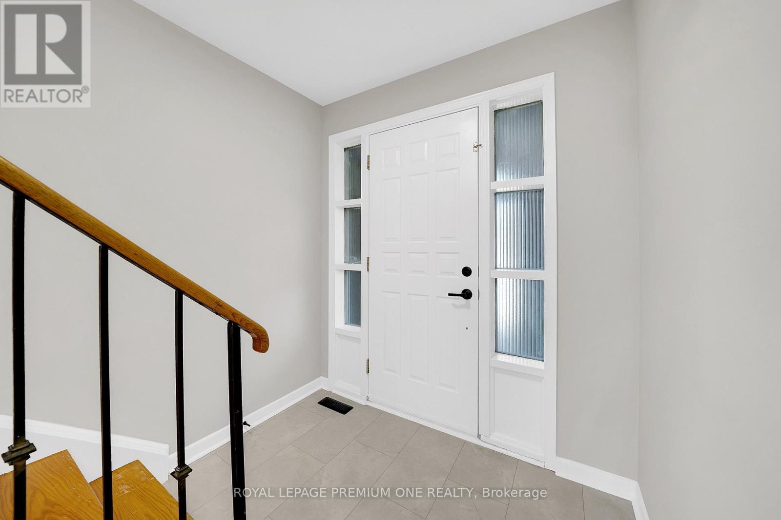 211 Chartland Boulevard S, Toronto, Ontario  M1S 2S4 - Photo 6 - E12999594