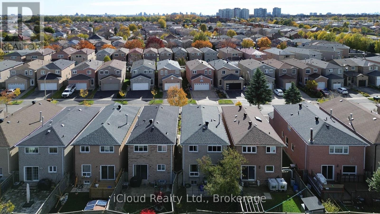 19 Goodwood Drive, Markham, Ontario  L3S 2K6 - Photo 36 - N12999496