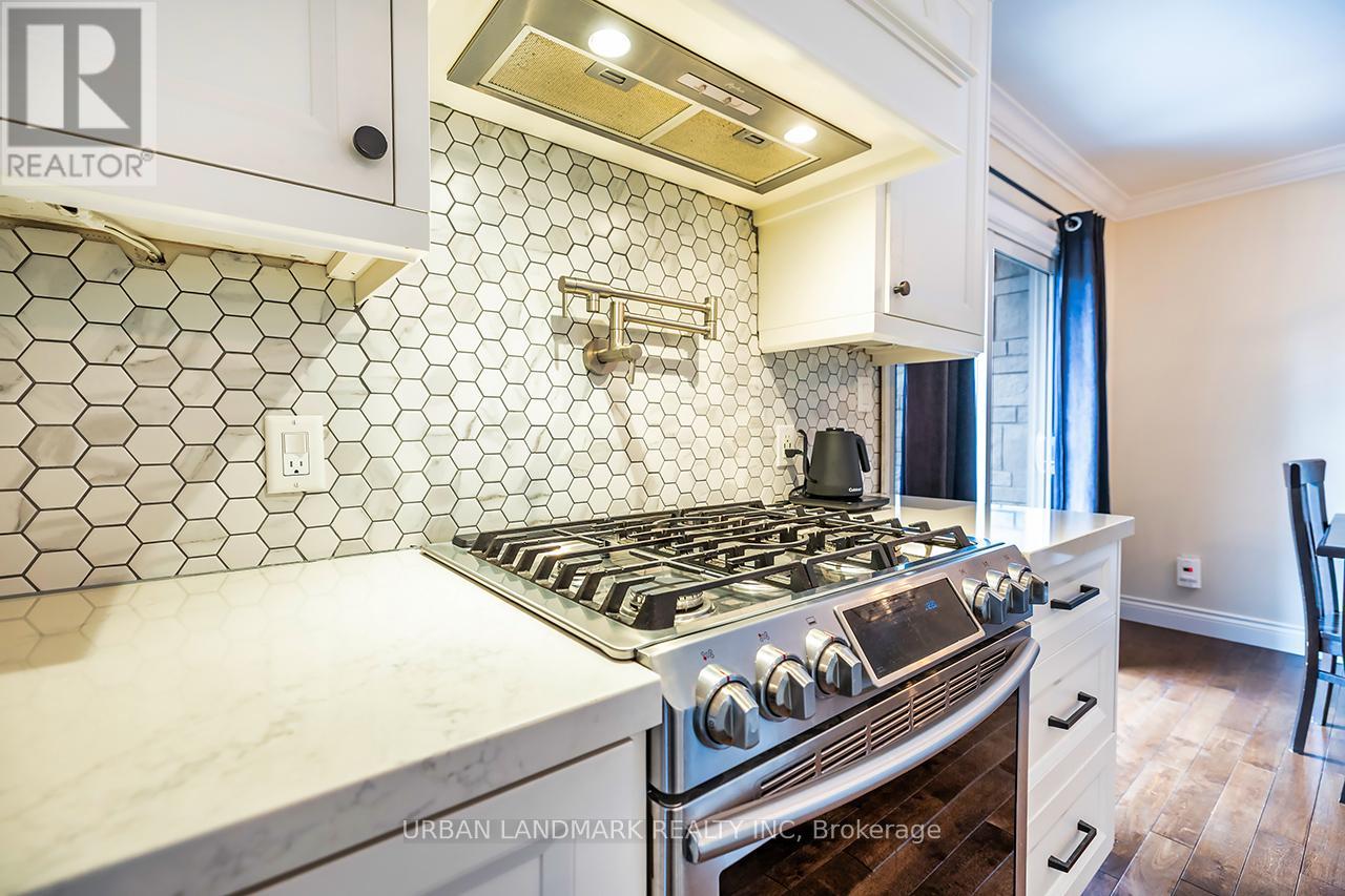 140 Riveredge Drive, Georgina, Ontario  L4P 2P3 - Photo 14 - N12999498