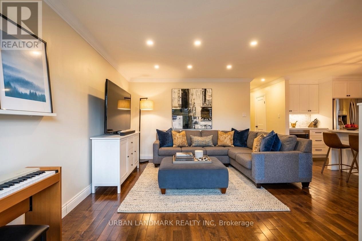 140 Riveredge Drive, Georgina, Ontario  L4P 2P3 - Photo 5 - N12999498