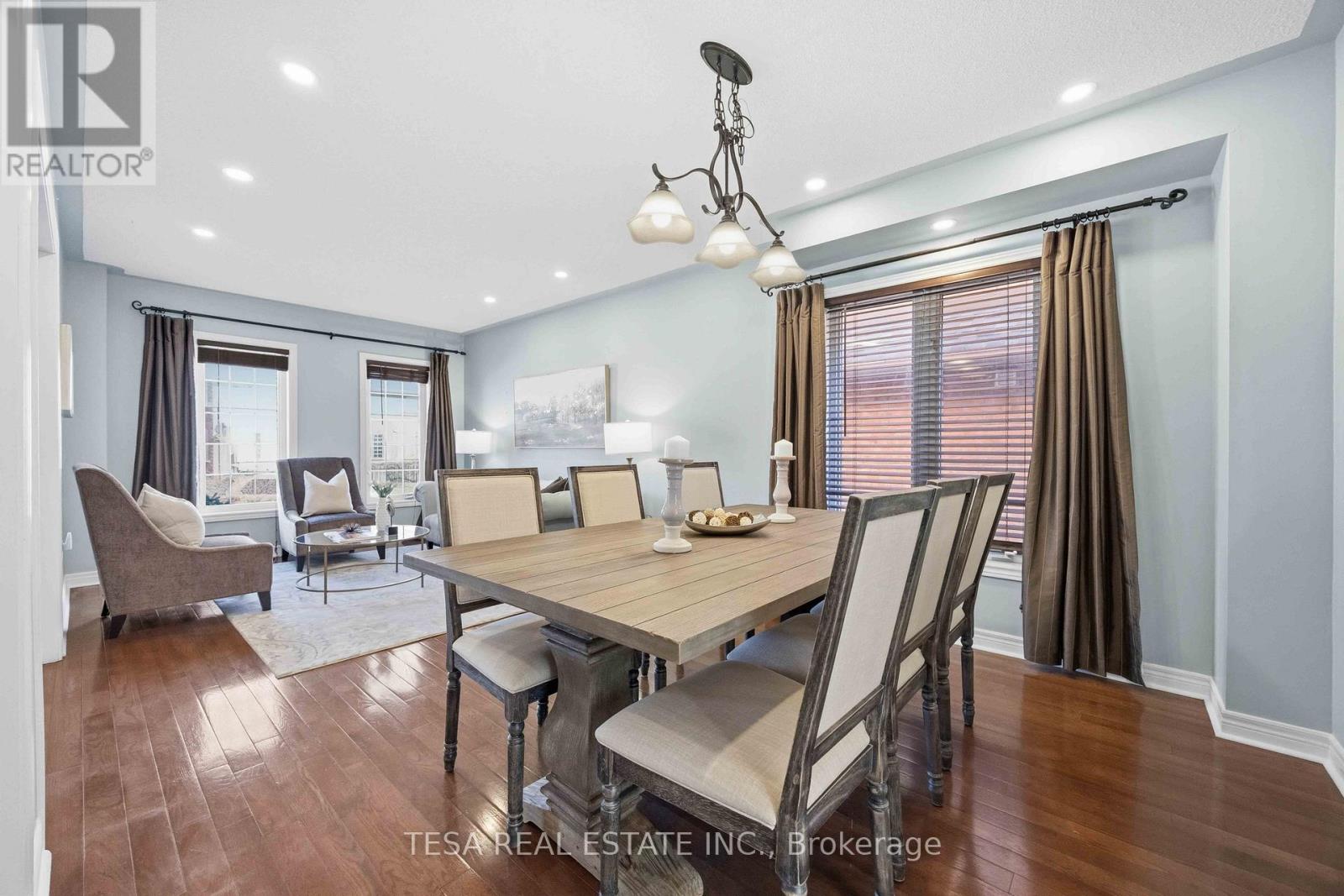 144 Aspenwood Drive, Newmarket, Ontario  L3X 2X6 - Photo 10 - N12999506