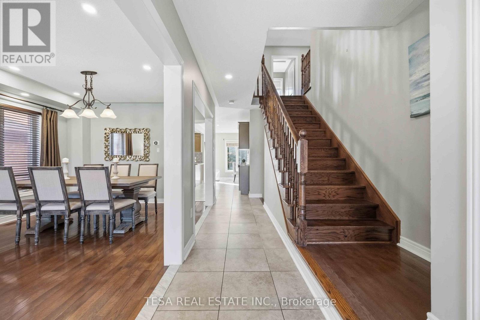 144 Aspenwood Drive, Newmarket, Ontario  L3X 2X6 - Photo 11 - N12999506