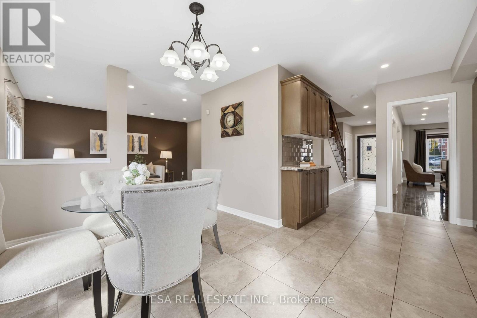 144 Aspenwood Drive, Newmarket, Ontario  L3X 2X6 - Photo 20 - N12999506