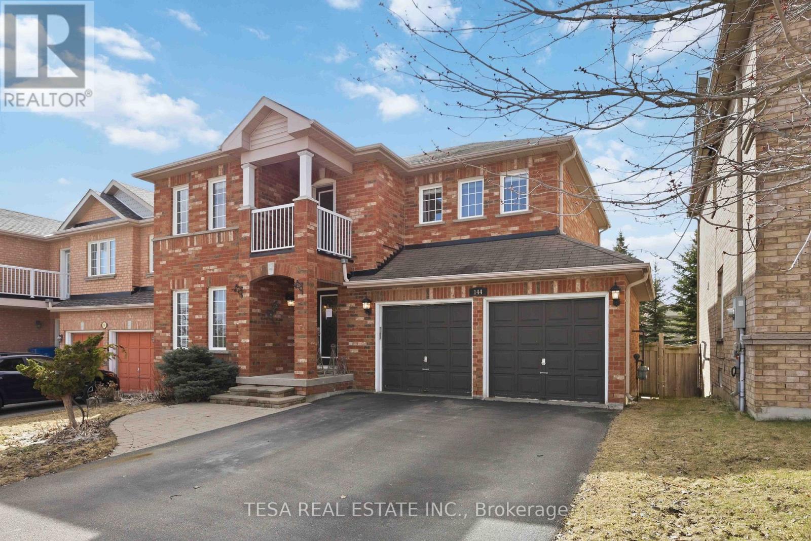 144 Aspenwood Drive, Newmarket, Ontario  L3X 2X6 - Photo 3 - N12999506