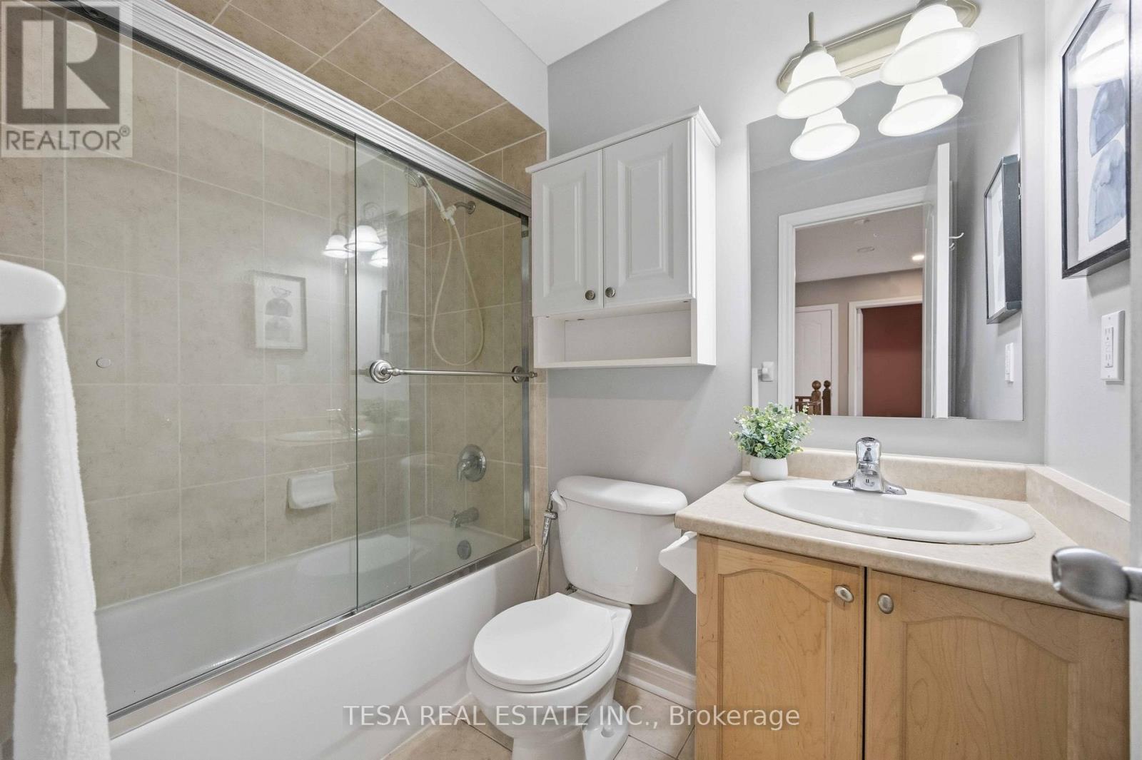 144 Aspenwood Drive, Newmarket, Ontario  L3X 2X6 - Photo 32 - N12999506