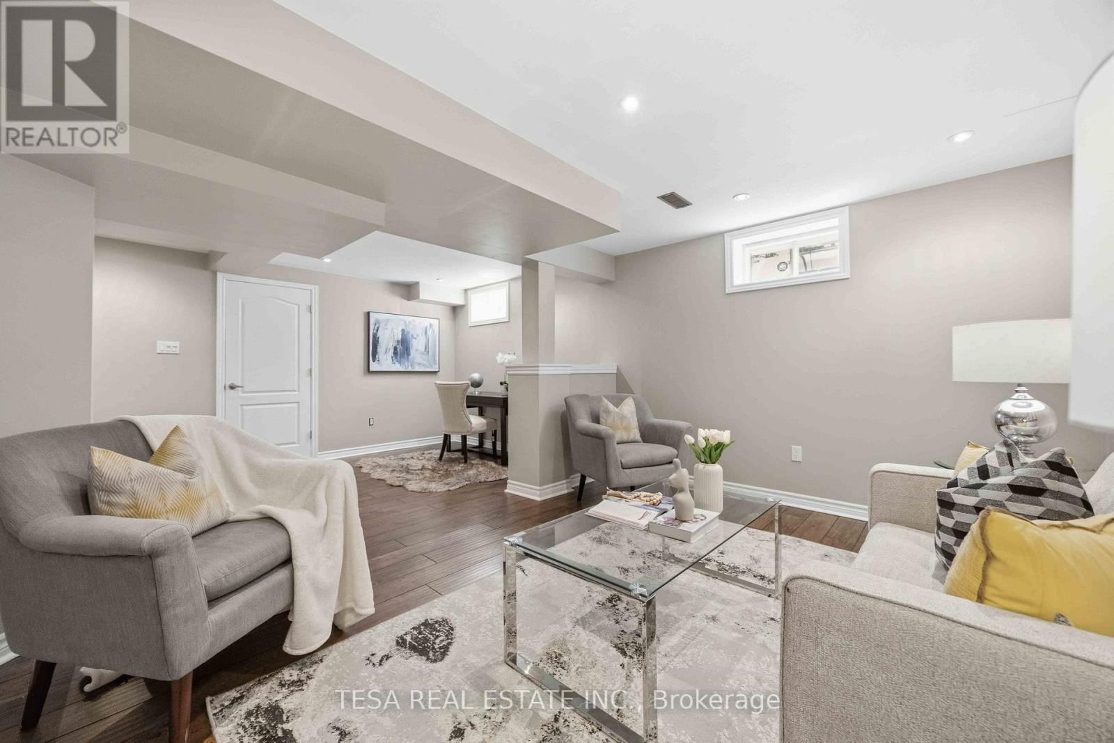 144 Aspenwood Drive, Newmarket, Ontario  L3X 2X6 - Photo 41 - N12999506