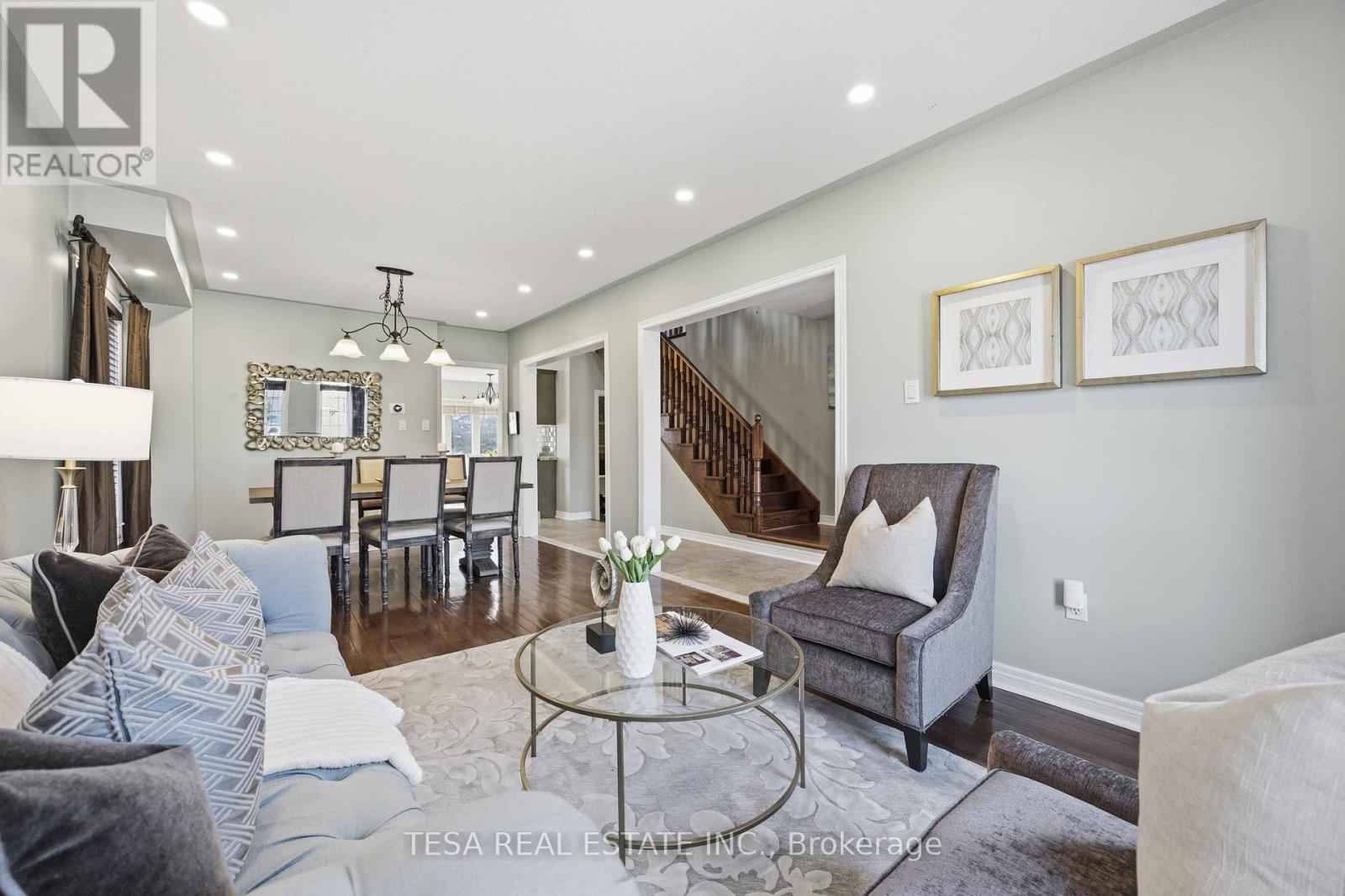 144 Aspenwood Drive, Newmarket, Ontario  L3X 2X6 - Photo 7 - N12999506