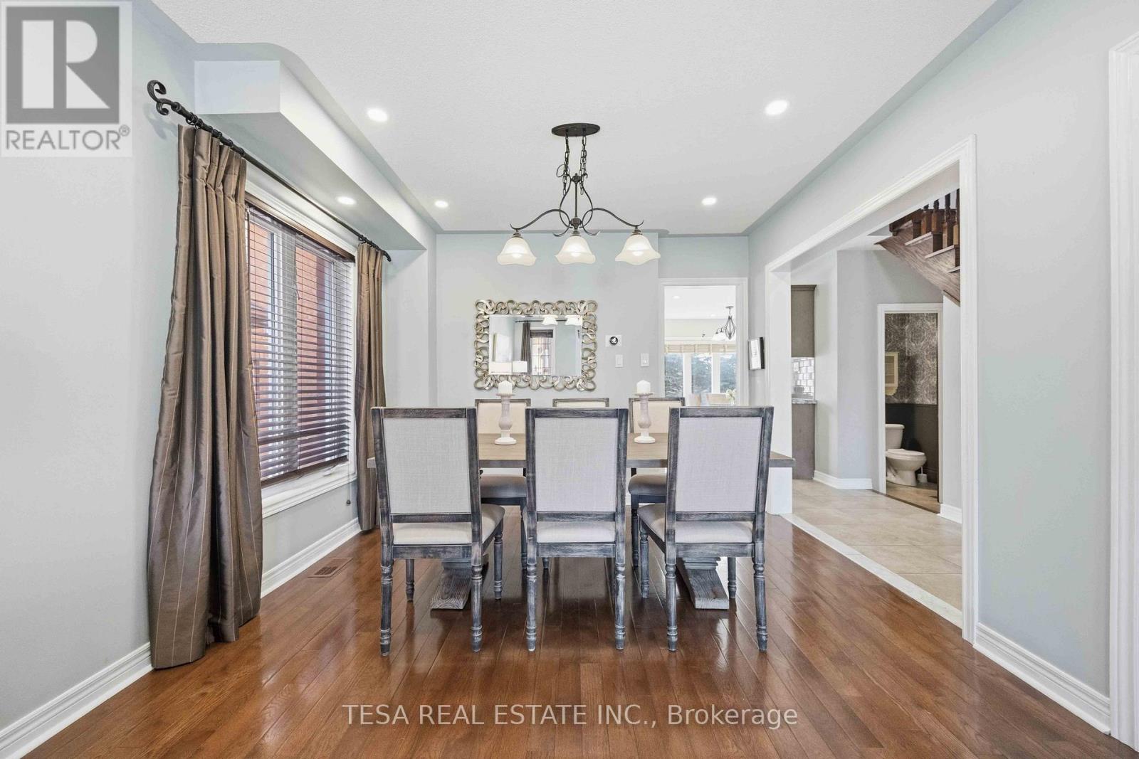 144 Aspenwood Drive, Newmarket, Ontario  L3X 2X6 - Photo 9 - N12999506