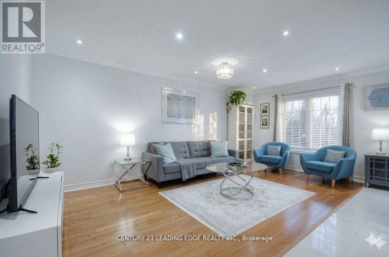 19 Joseph Todd Road, Whitchurch-Stouffville, Ontario  L4A 0H8 - Photo 5 - N12999508