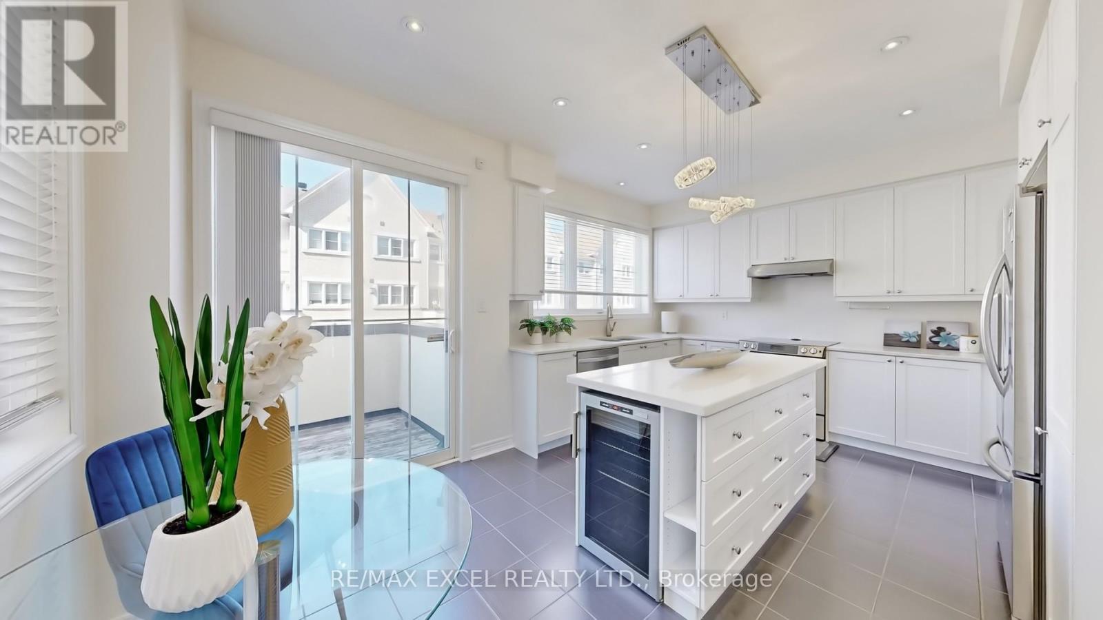 27 Maytime Way, Markham, Ontario  L6C 0N5 - Photo 13 - N12999512