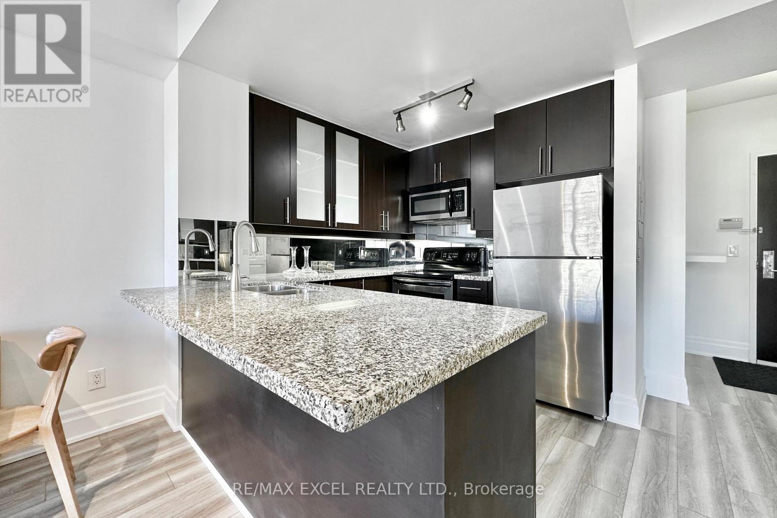 316 - 57 Upper Duke Crescent, Markham, Ontario  L6G 0B7 - Photo 10 - N12999514