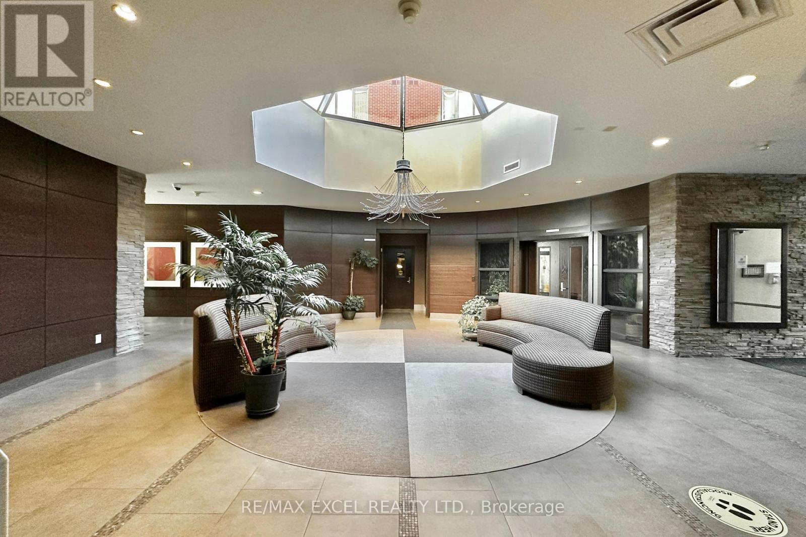 316 - 57 Upper Duke Crescent, Markham, Ontario  L6G 0B7 - Photo 4 - N12999514