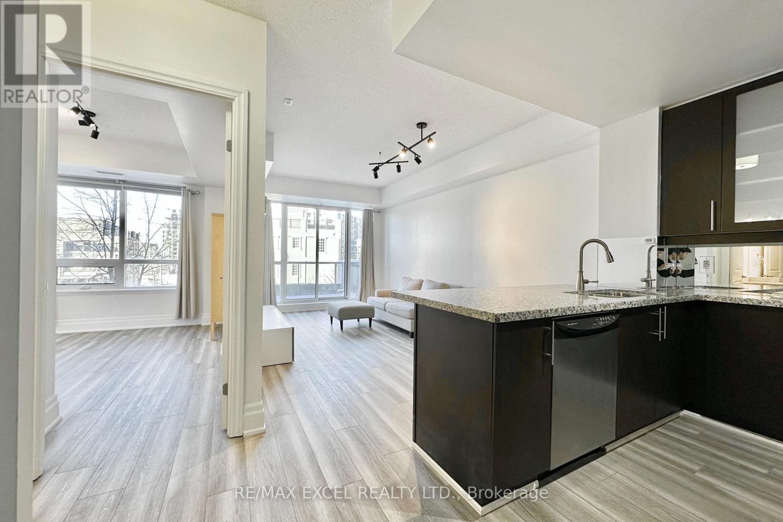 316 - 57 Upper Duke Crescent, Markham, Ontario  L6G 0B7 - Photo 5 - N12999514