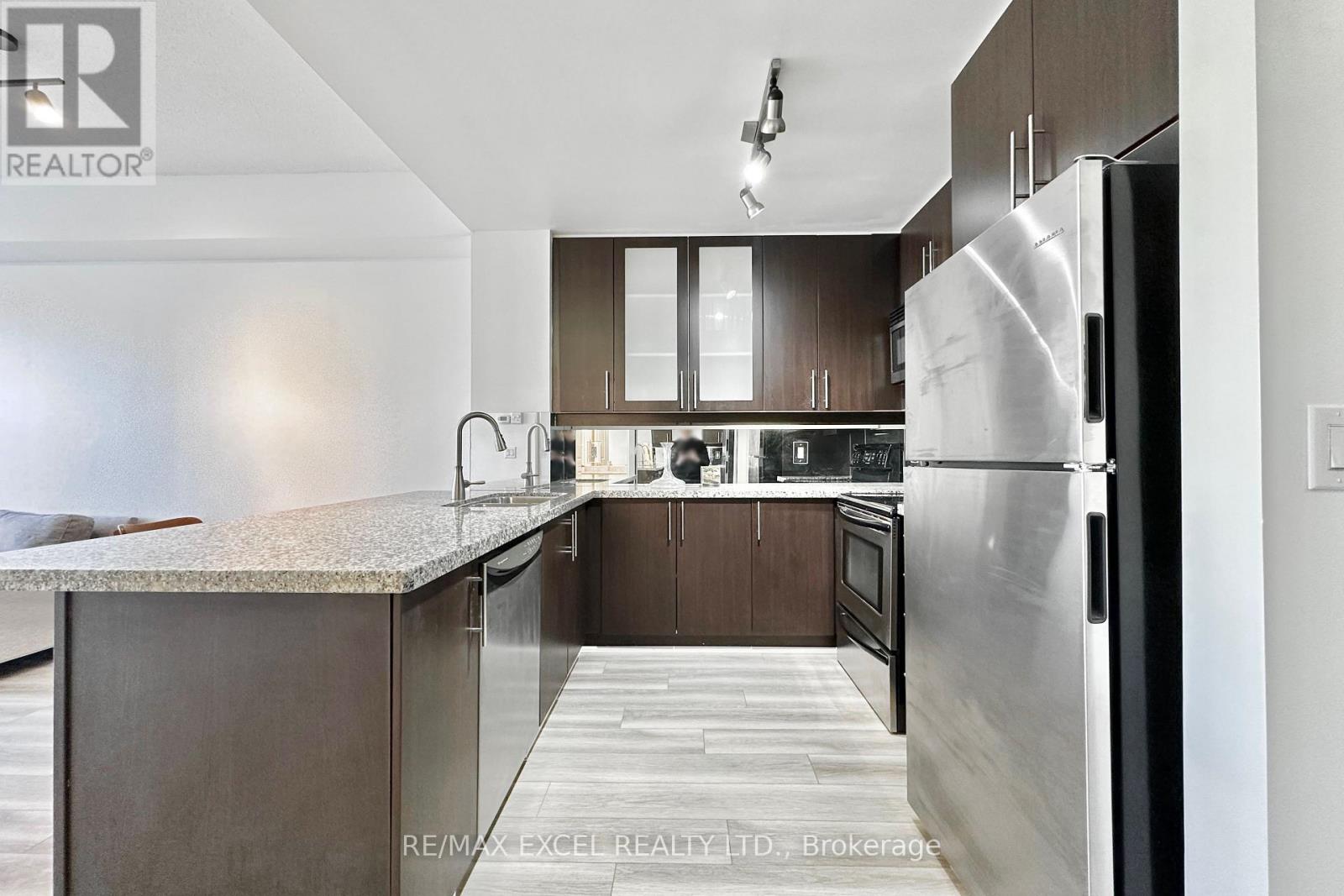 316 - 57 Upper Duke Crescent, Markham, Ontario  L6G 0B7 - Photo 9 - N12999514