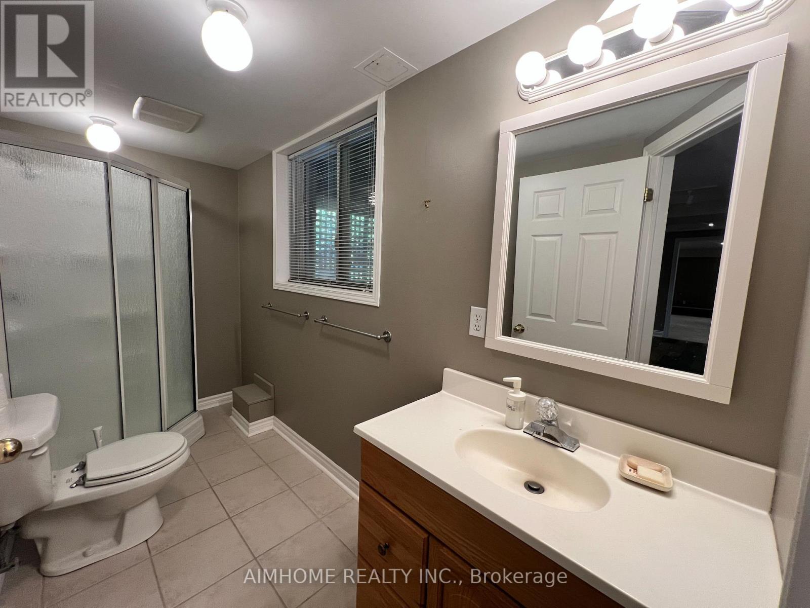 298 Binns (Lower Unit) Avenue, Newmarket, Ontario  L3X 1T6 - Photo 10 - N12999558