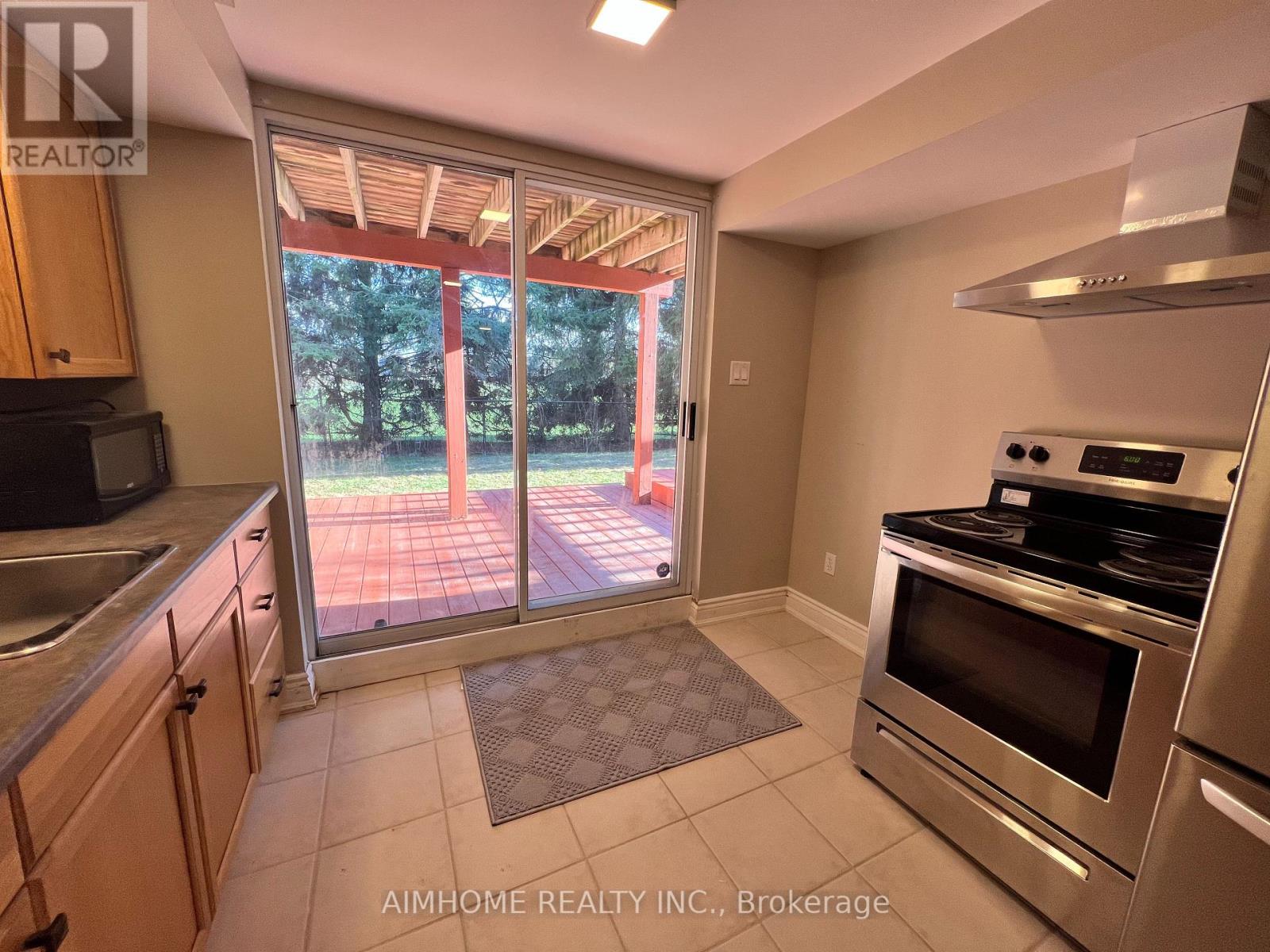 298 Binns (Lower Unit) Avenue, Newmarket, Ontario  L3X 1T6 - Photo 2 - N12999558