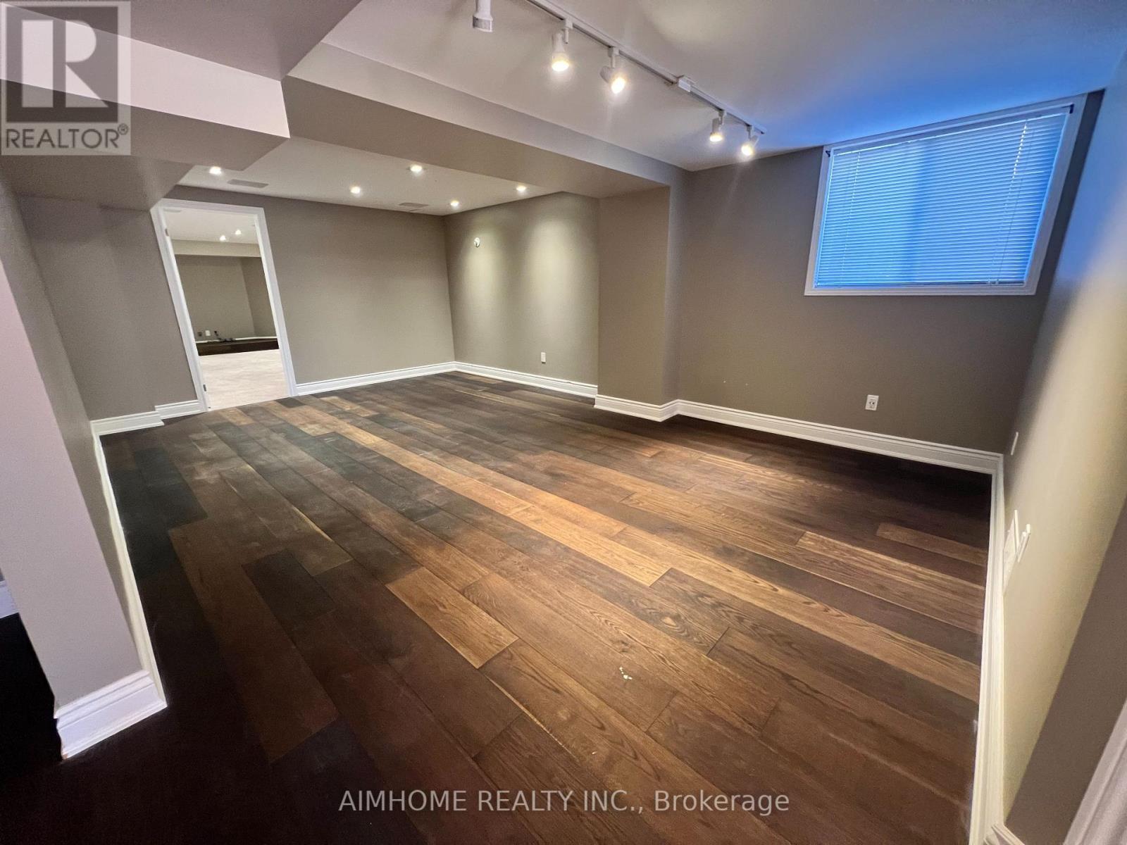 298 Binns (Lower Unit) Avenue, Newmarket, Ontario  L3X 1T6 - Photo 3 - N12999558