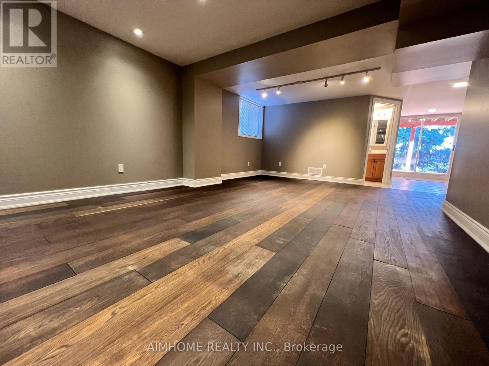 298 Binns (Lower Unit) Avenue, Newmarket, Ontario  L3X 1T6 - Photo 5 - N12999558