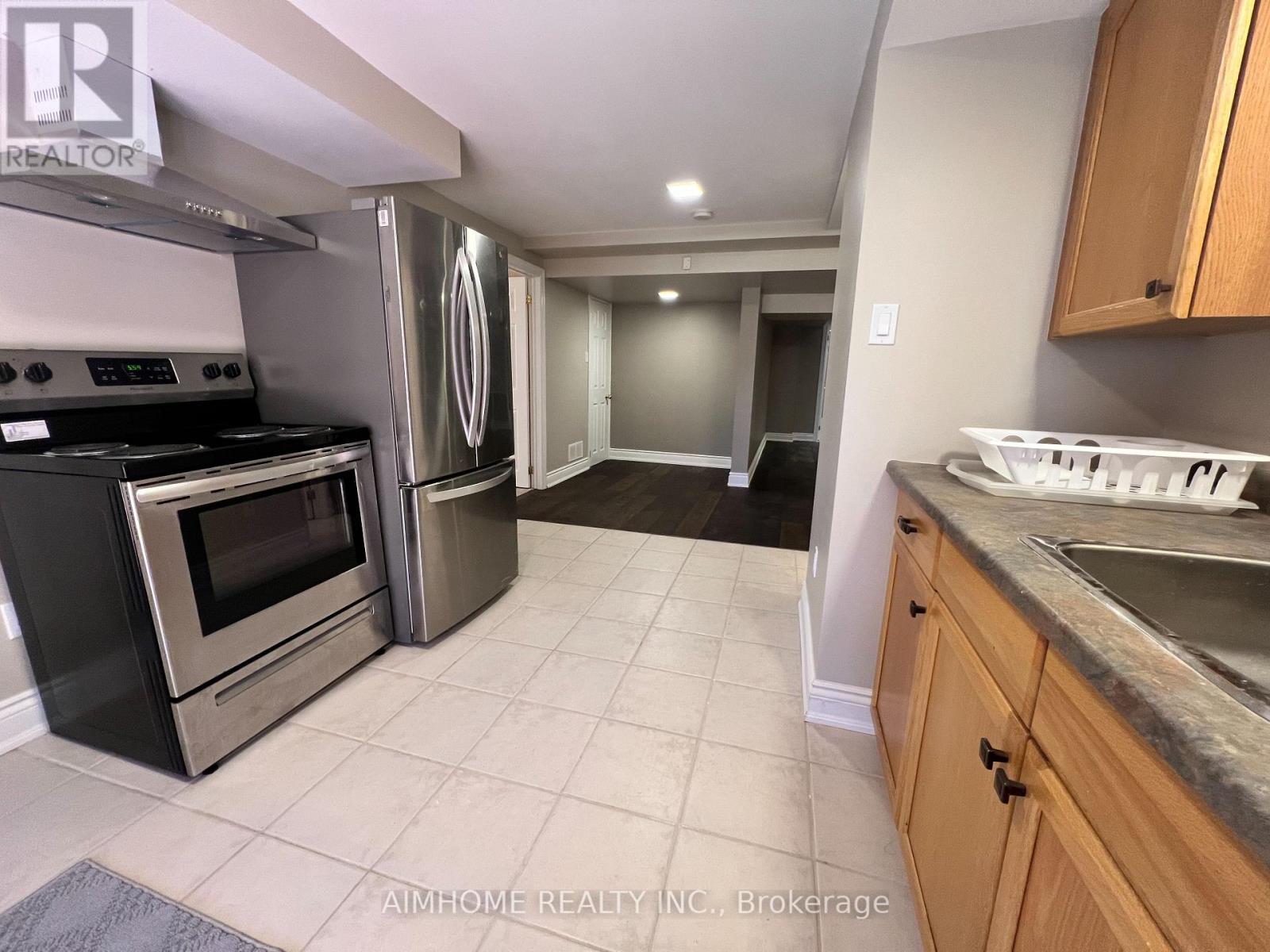 298 Binns (Lower Unit) Avenue, Newmarket, Ontario  L3X 1T6 - Photo 6 - N12999558