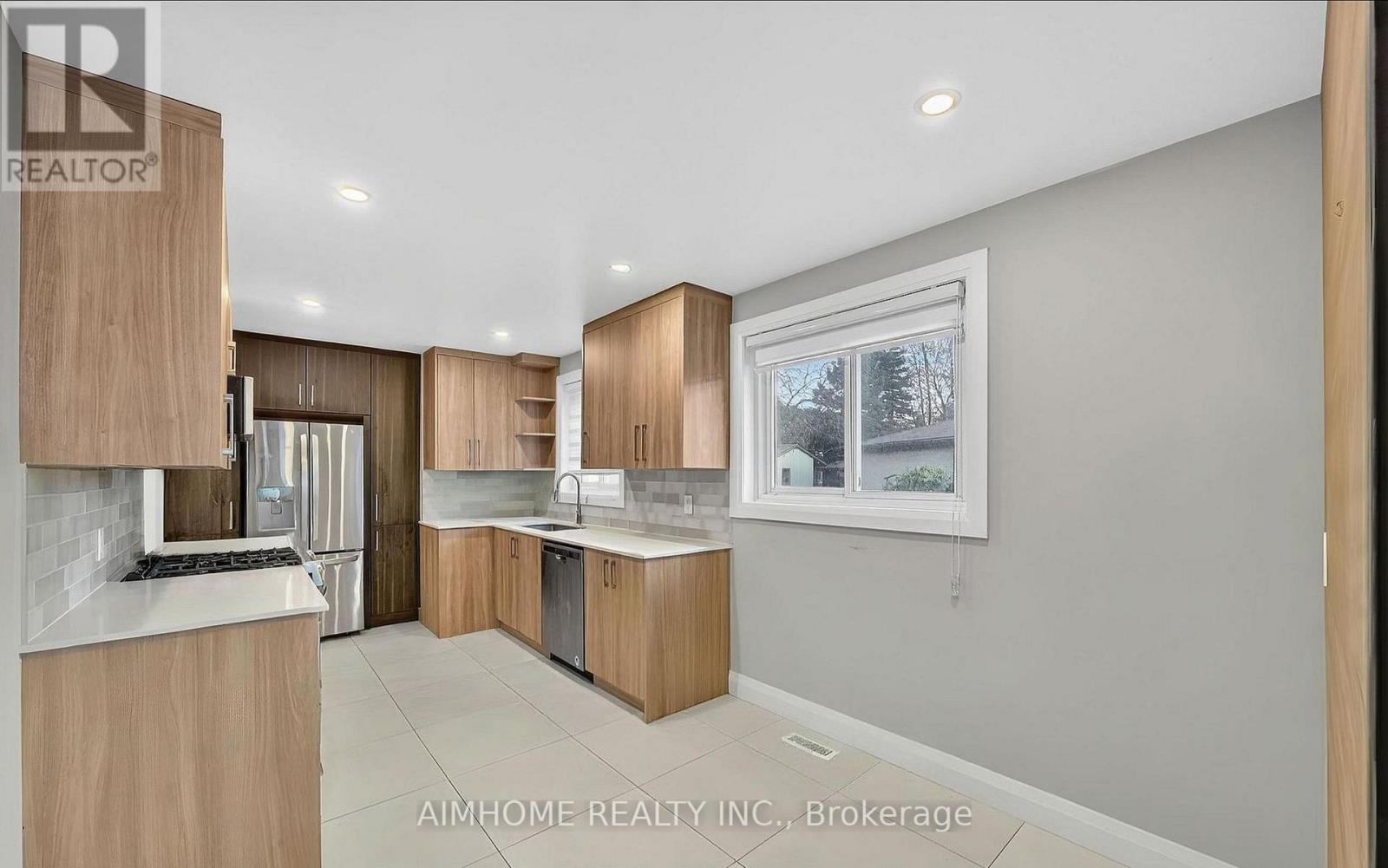 764 Botany Hill (Main) Crescent, Newmarket, Ontario  L3Y 3A8 - Photo 10 - N12999560